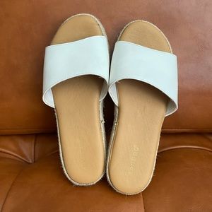 Size 8 white platform flats